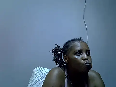 Snapshot of Hot_Caro chatting on 12/13/24, 03:54 Hot Caro online show from 12/13/24, 03:54