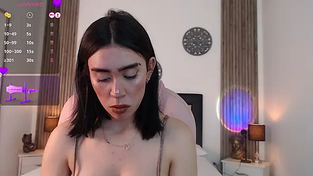 Snapshot of Julieta_De_Los_Angeles chatting on 12/27/24, 11:53 Julieta De Los Angeles online show from 12/27/24, 11:53