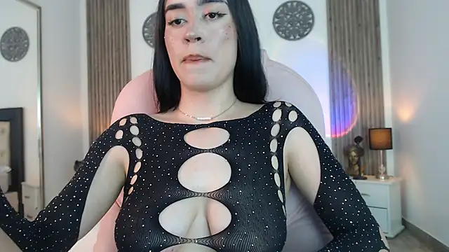 Snapshot of Julieta_De_Los_Angeles chatting on 12/31/24, 08:45 Julieta De Los Angeles online show from 12/31/24, 08:45