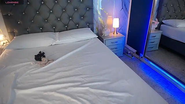 Snapshot of Julieta_De_Los_Angeles chatting on 01/21/25, 08:08 Julieta De Los Angeles online show from 01/21/25, 08:08