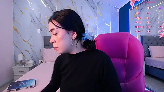 Snapshot of Julieta_De_Los_Angeles chatting on 02/20/25, 03:34 Julieta De Los Angeles online show from 02/20/25, 03:34