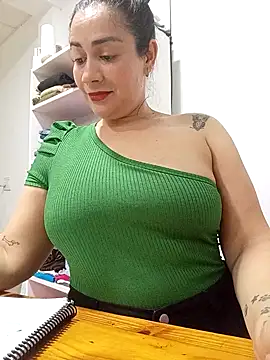 Snapshot of XGabrielaXX chatting on 10/25/25, 08:47 XGabrielaXX online show from 10/25/25, 08:47