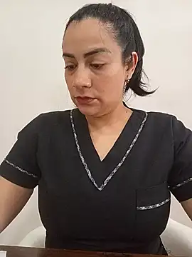 XGabrielaXX online show from 11/11/25, 11:21