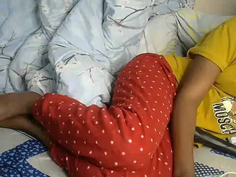 Snapshot of StacyGee24 chatting on 11/05/25, 10:32 StacyGee24 online show from 11/05/25, 10:32