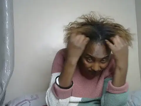 Snapshot of StacyGee24 chatting on 12/02/25, 01:50 StacyGee24 online show from 12/02/25, 01:50