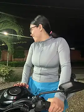 zui lu online show from 02/26/25, 08:04