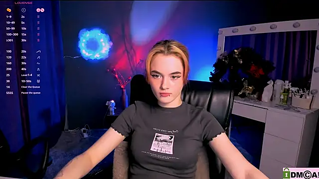 Snapshot of liana_kisses chatting on 01/30/25, 11:55 liana kisses online show from 01/30/25, 11:55