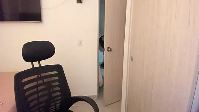 misstoya online show from 01/11/26, 11:10