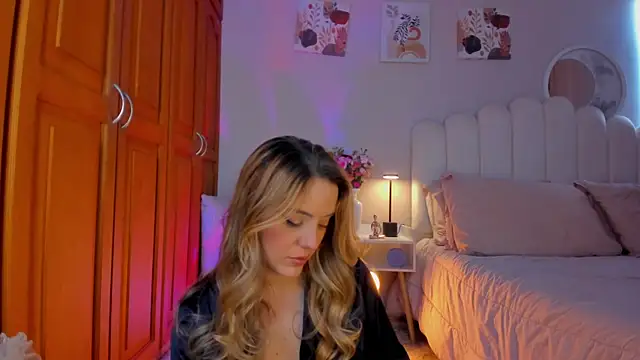 martinaaricci online show from 04/04/26, 07:44