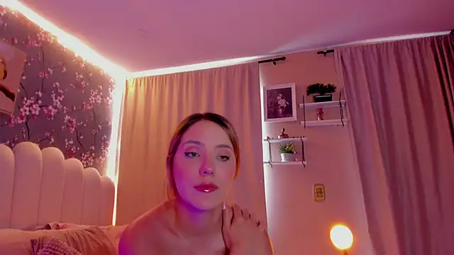 Snapshot of martinaaricci chatting on 05/18/26, 03:40 martinaaricci online show from 05/18/26, 03:40