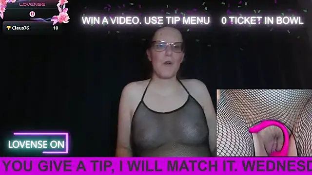 Snapshot of PernillaGirl chatting on 09/17/25, 06:20 PernillaGirl online show from 09/17/25, 06:20