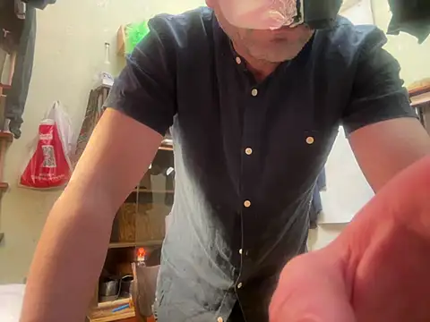 Snapshot of Ariel_Ari chatting on 02/25/25, 01:30 Ariel Ari online show from 02/25/25, 01:30