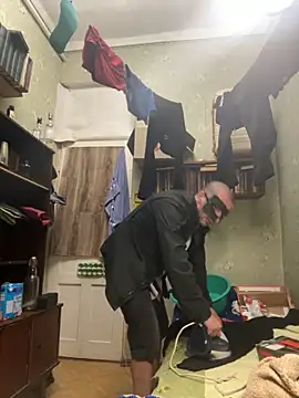 Snapshot of Ariel_Ari chatting on 10/08/25, 11:24 Ariel Ari online show from 10/08/25, 11:24