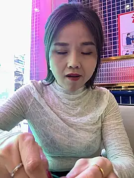 Efangfang online show from 01/11/25, 05:52