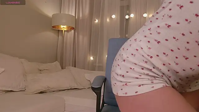 EmiliaDreams online show from 02/02/26, 05:44