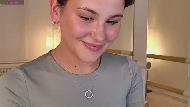 EmiliaDreams online show from 06/16/26, 07:05