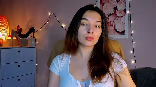 Snapshot of Meagn_Extasy chatting on 12/13/24, 08:30 Meagn Extasy online show from 12/13/24, 08:30