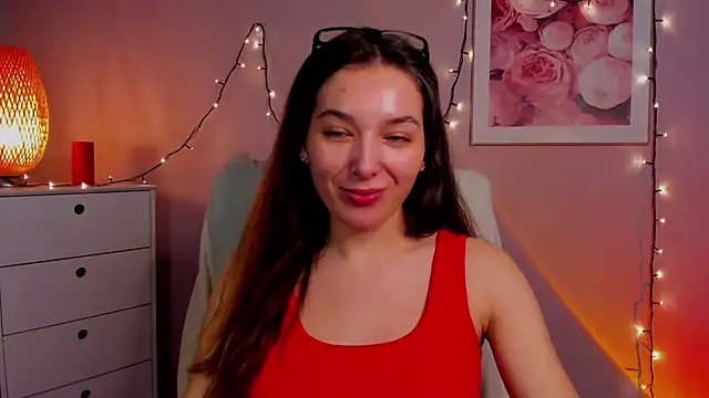 Snapshot of Meagn_Extasy chatting on 03/07/25, 06:00 Meagn Extasy online show from 03/07/25, 06:00