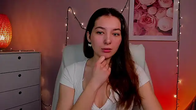 Snapshot of Meagn_Extasy chatting on 03/17/25, 08:18 Meagn Extasy online show from 03/17/25, 08:18