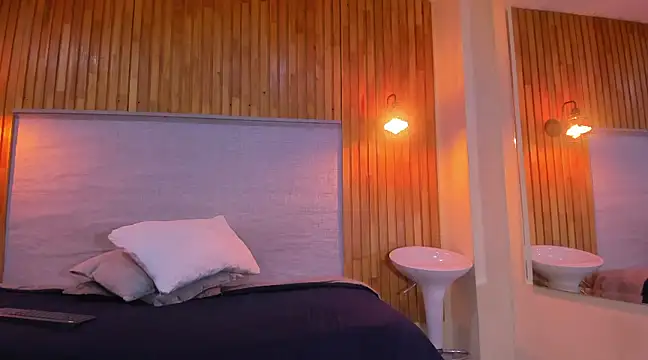 amelialeen7 online show from 12/13/24, 04:16