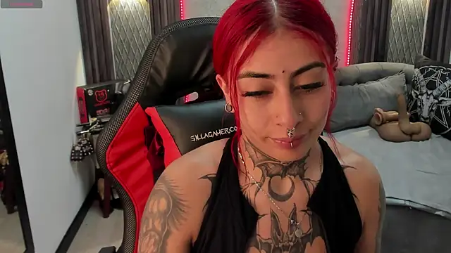 selene red  online show from 02/03/25, 03:59