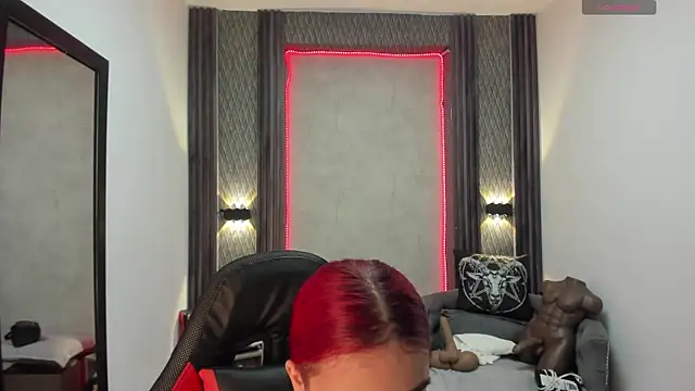 selene red  online show from 02/10/25, 02:37