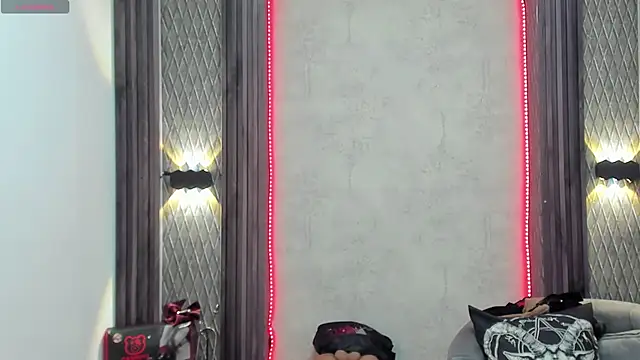 selene red  online show from 02/14/25, 07:44