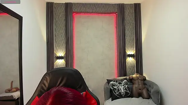 selene red  online show from 02/18/25, 03:32