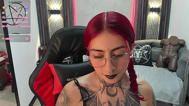 selene red  online show from 02/20/25, 03:41