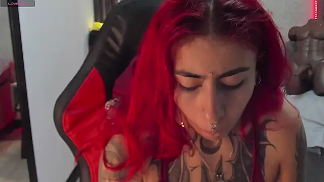 selene red  online show from 03/05/25, 12:44