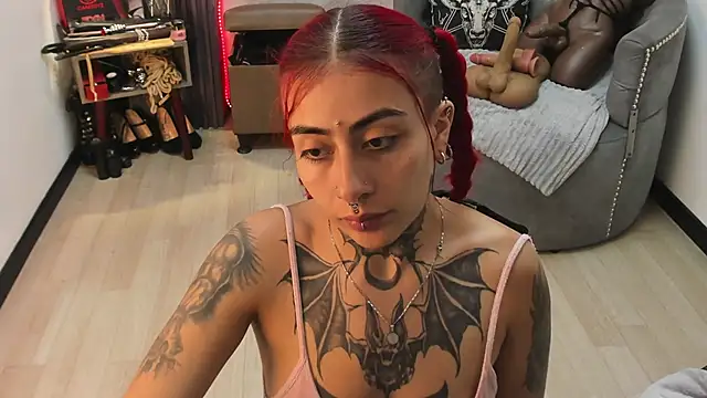 selene red  online show from 03/14/25, 04:19