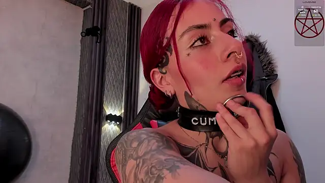 selene red  online show from 09/20/25, 02:23