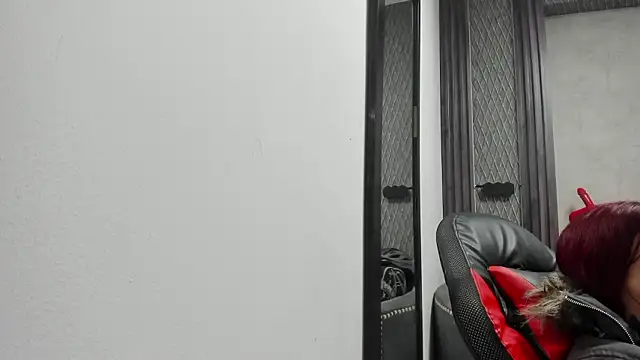 selene red  online show from 02/05/26, 12:37