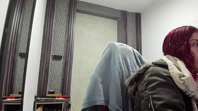 selene red  online show from 04/11/26, 12:37