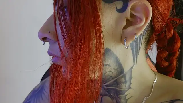 selene red  online show from 07/08/26, 12:31