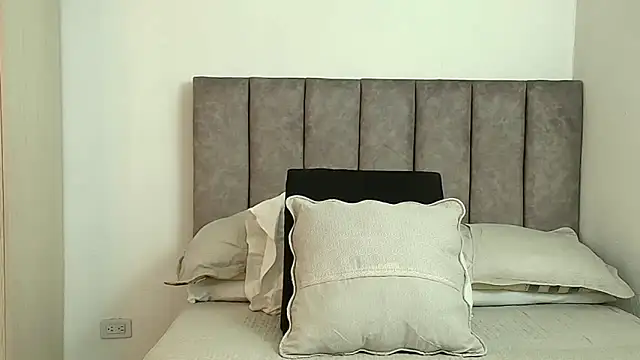 karina lewis  online show from 01/10/26, 03:30