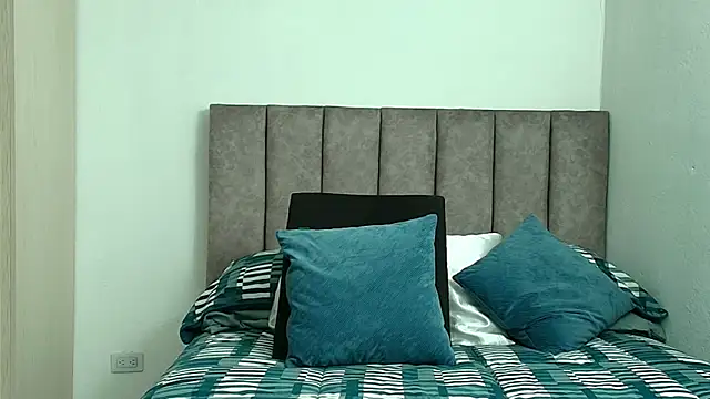 karina lewis  online show from 03/13/26, 04:19