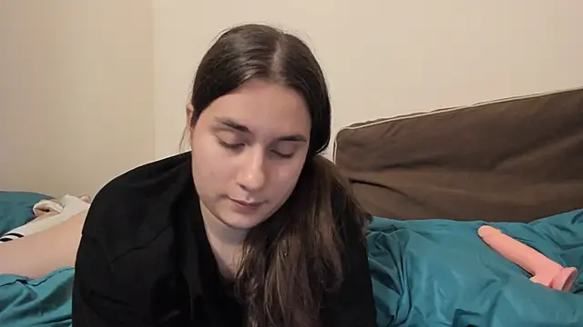 Snapshot of LunaWines chatting on 10/11/25, 09:02 LunaWines online show from 10/11/25, 09:02