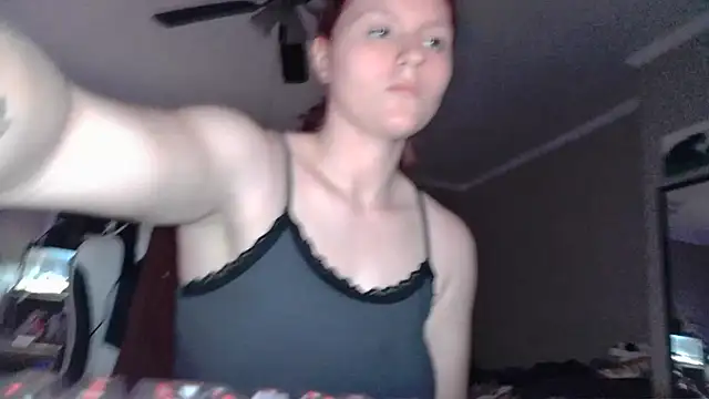 Elliewgfs online show from 12/13/24, 11:17