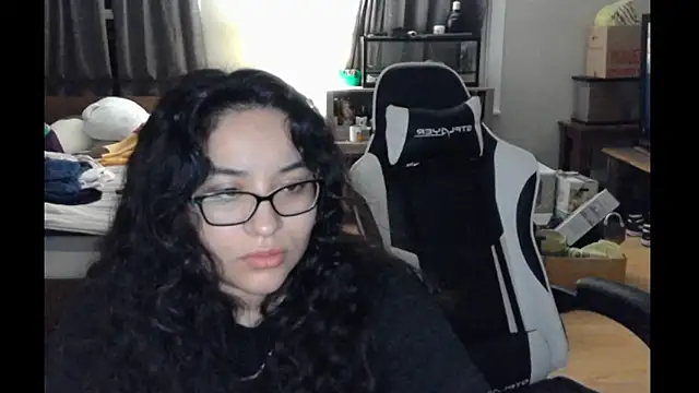 Elliewgfs online show from 03/18/25, 01:53