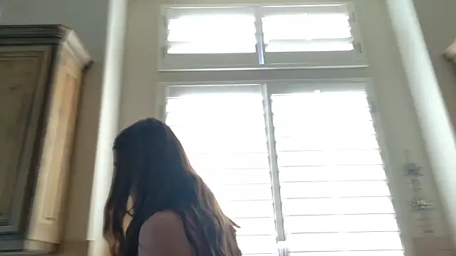 Snapshot of 18petitewhitegirl chatting on 12/06/24, 09:13 18petitewhitegirl online show from 12/06/24, 09:13