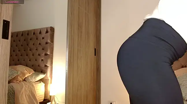 Roussmariehenao online show from 03/09/25, 03:32