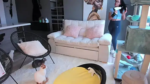 Roussmariehenao online show from 09/17/25, 10:22