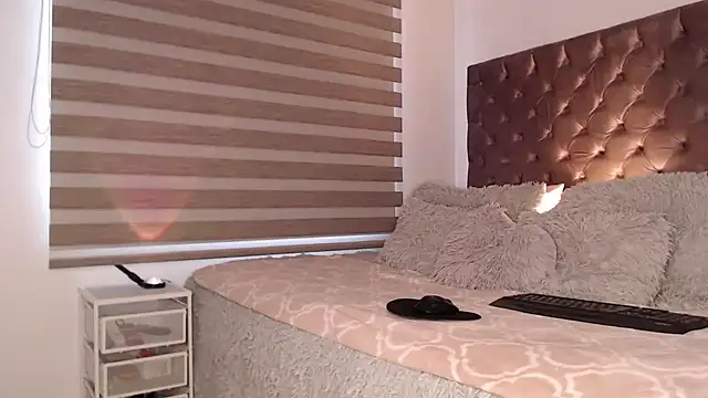 Roussmariehenao online show from 10/28/25, 03:36