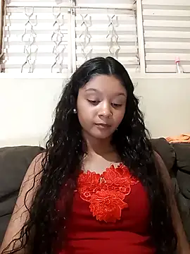 Snapshot of heleny901 chatting on 02/12/25, 10:04 heleny901 online show from 02/12/25, 10:04