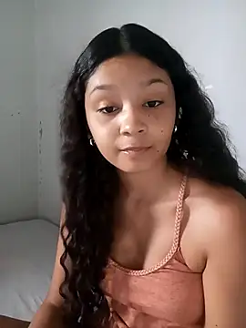 Snapshot of heleny901 chatting on 10/27/25, 08:13 heleny901 online show from 10/27/25, 08:13