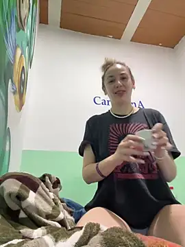 Snapshot of Littlelolo60 chatting on 12/16/24, 02:16 Littlelolo60 online show from 12/16/24, 02:16