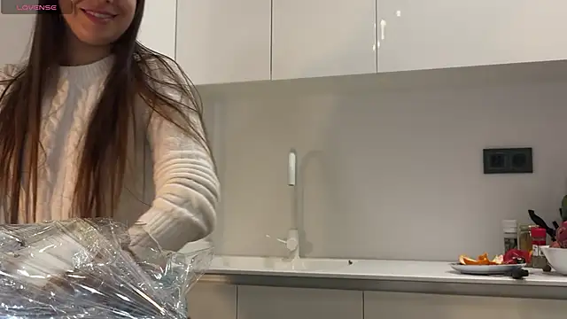 Mika Miller online show from 12/21/24, 03:47