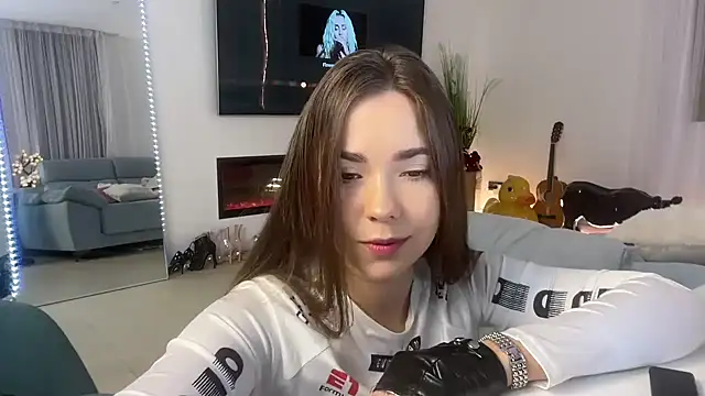 Mika Miller online show from 02/03/26, 05:05