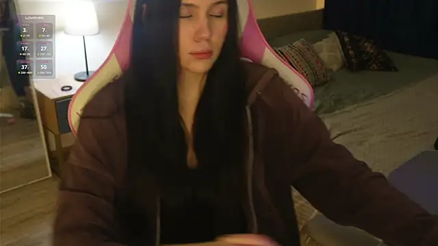 jennetdoll online show from 02/19/25, 07:38